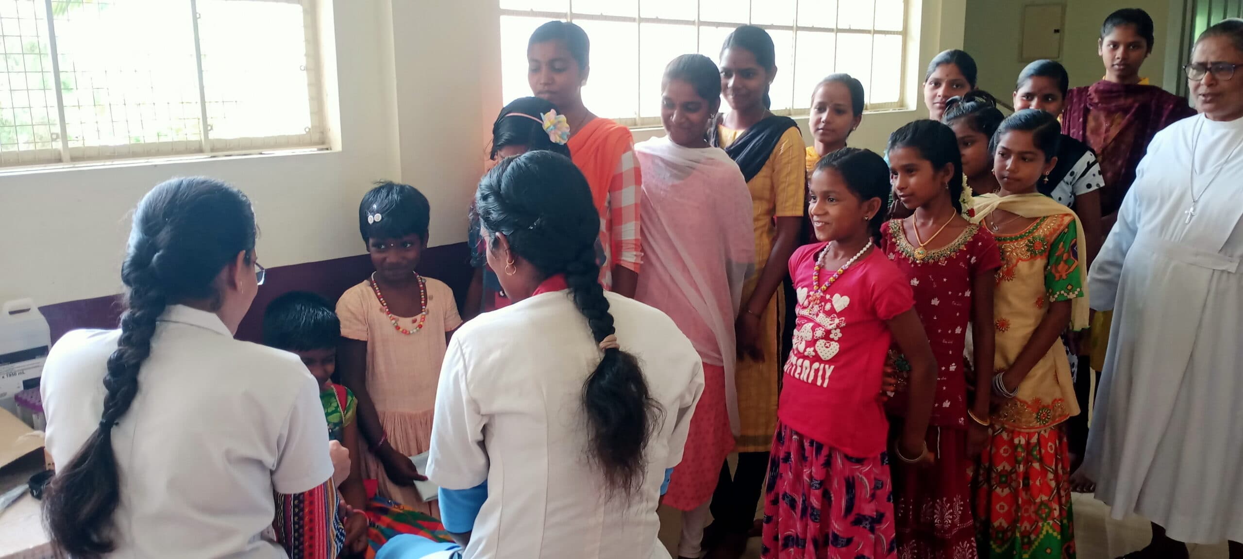 Bambini all'orfanotrofio