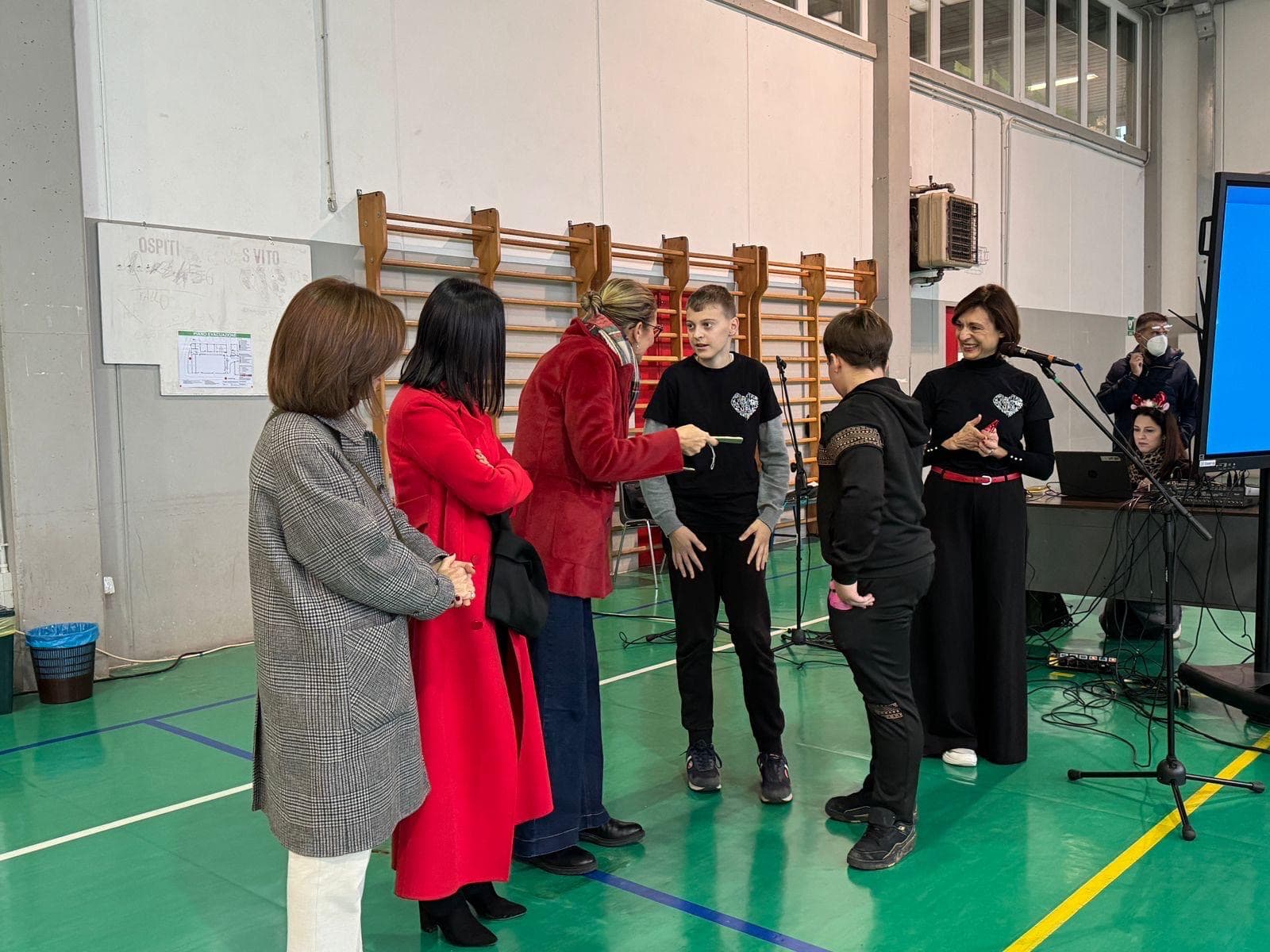 I ragazzi della scuola Montalcini aiutano Anna4Children